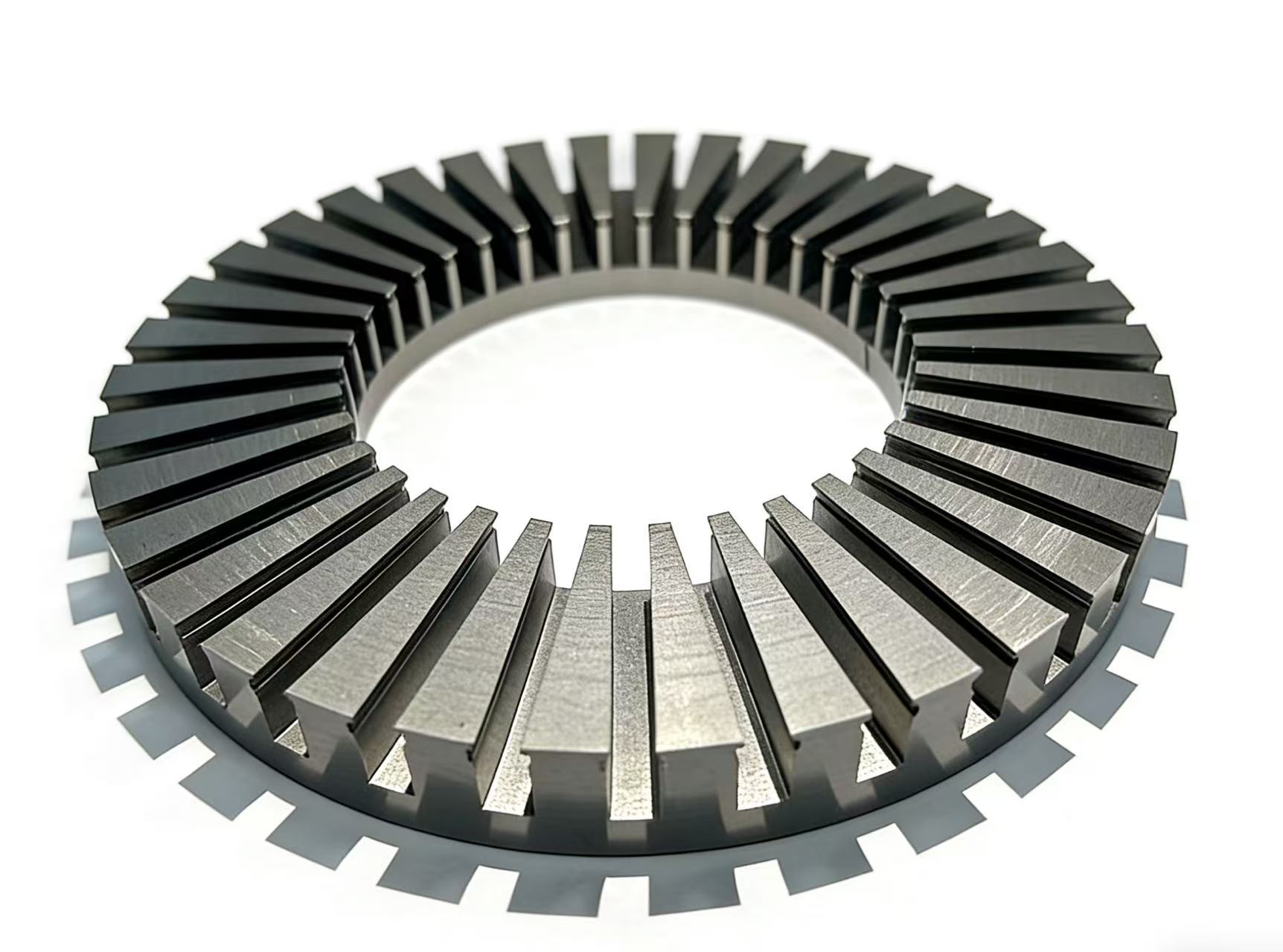 Ventajas y aplicaciones de la tecnología de recubrimiento autoadhesivo para acero al silicio ultrafino.